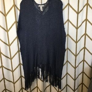 Sleeveless frayed tunic